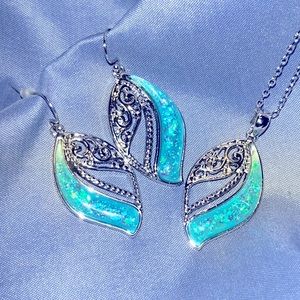 Gorgeous Native American Turquoise & Silver Jewelry earrings & necklace NEW